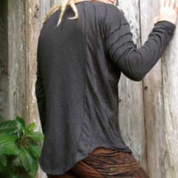 OM Booty Men’s Long Sleeved Shirt - like new - Picture 4 of 11